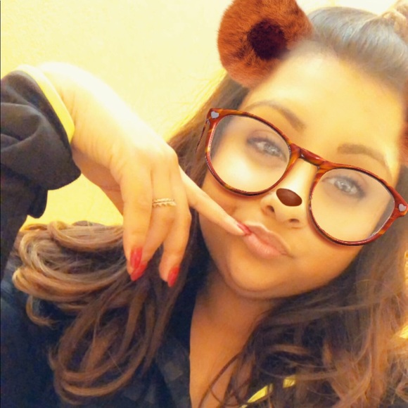 Meet your Posher, Stephanie - Picture 1 of 1